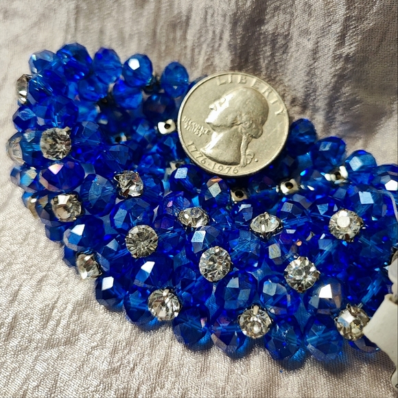 Vibrant Blue Aurora Borealis Prong Set Clear Rhinestone Stretch Bracelet NWT - Picture 7 of 10